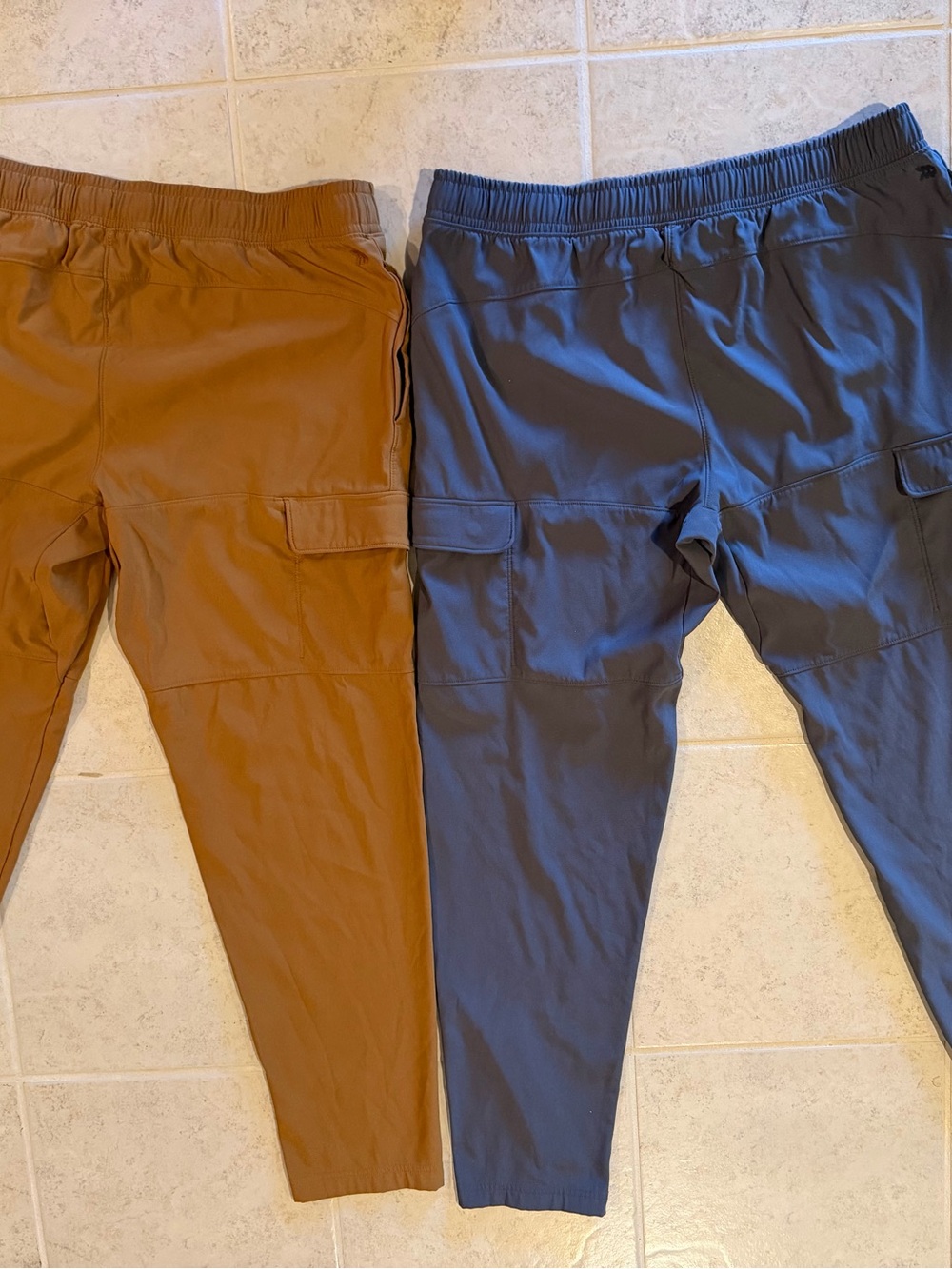 ALL IN MOTION Joggers - Picture 3 of 4